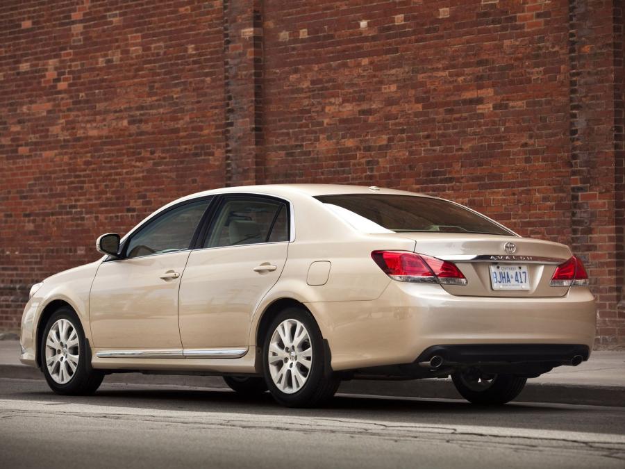  Toyota Avalon 2010 года  (фото 17 из 30)